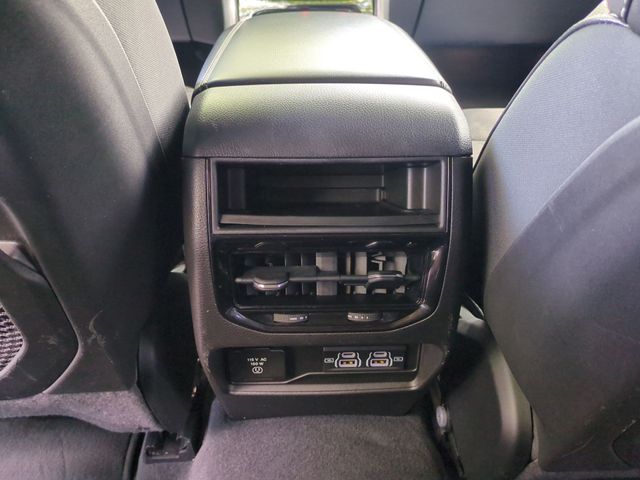 Used 2022 White Jeep Altitude image 32