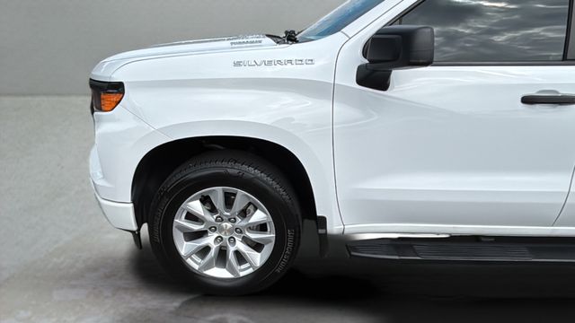 Used 2025 White Chevrolet Custom image 34
