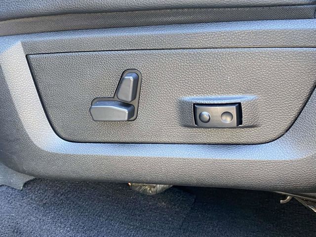 2017 Brilliant Black Crystal Pearlcoat Ram 1500 Night RWD Truck