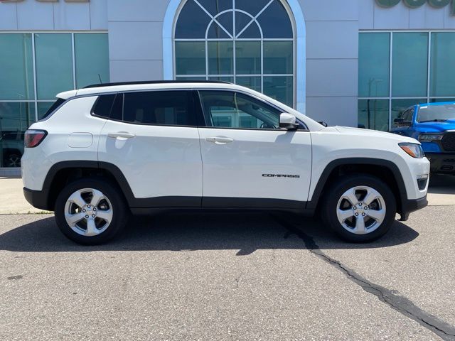 2020 Jeep Compass Latitude - White Clearcoat exterior view 5