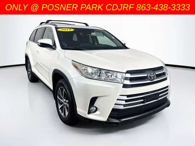 White (Blizzard Pearl) 2019 Toyota Highlander SUV / Crossover All-Wheel Drive 8-Speed Automatic