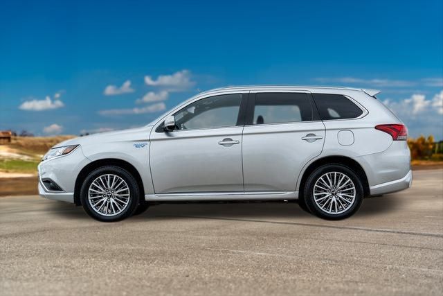 2022 Mitsubishi Outlander PHEV SEL 4