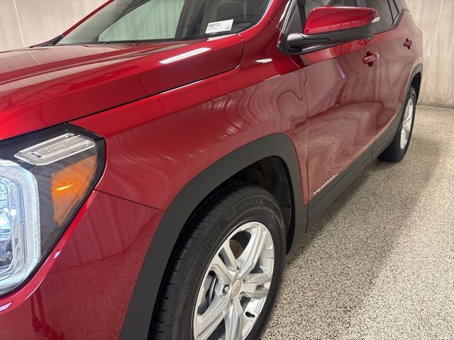 2022 GMC Terrain SLE photo