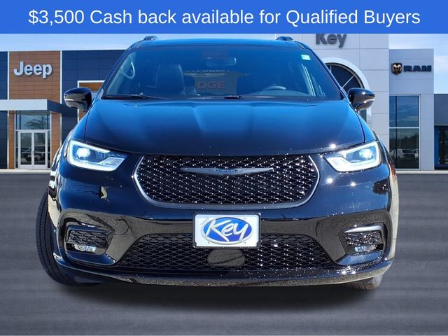 View vehicle photo 2