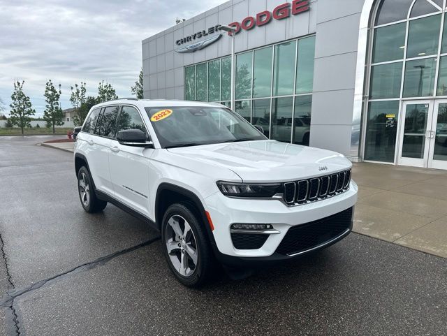 2023 Jeep Grand Cherokee Limited - Bright White Clearcoat exterior view 4