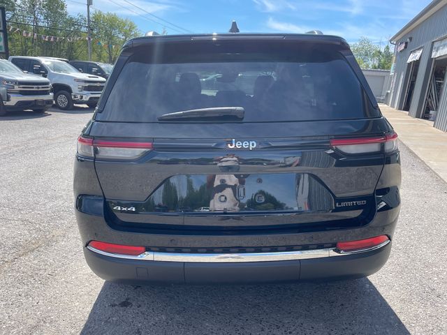 2023 Jeep Grand Cherokee Limited - Diamond Black exterior view 6