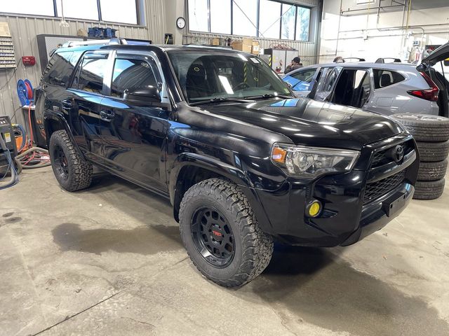 2019 Toyota 4Runner SR5 4WD