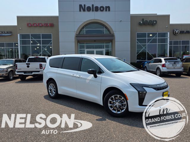 Bright White Clearcoat 2027 Chrysler Pacifica Minivan All-Wheel Drive 9-Speed Automatic