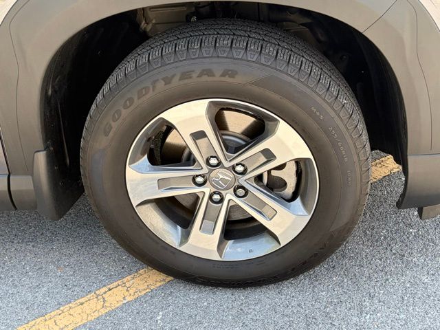 used 2025 Honda Pilot car, priced at $43,895