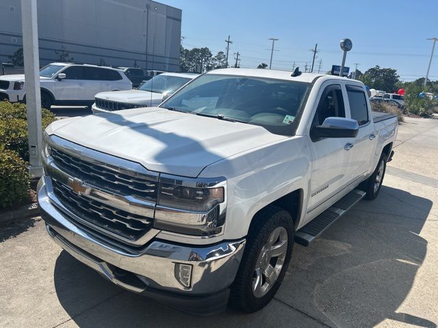 White (Iridescent Pearl Tricoat) 2017 Chevrolet Silverado 1500 LTZ Crew Cab RWD Pickup Truck 4X2 8-Speed Automatic Overdrive