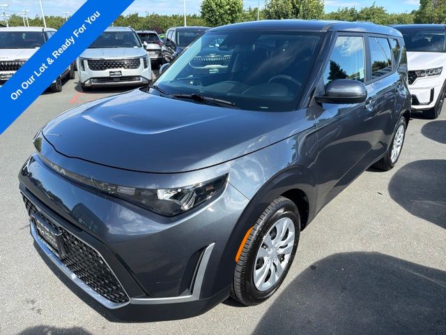 Gray 2025 Kia Soul SUV / Crossover Front-Wheel Drive Continuously Variable Transmission
