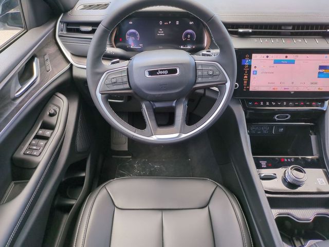 new 2026 Jeep Grand Cherokee car, priced at $42,650