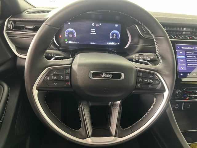 Used 2025 Jeep Grand Cherokee SUV