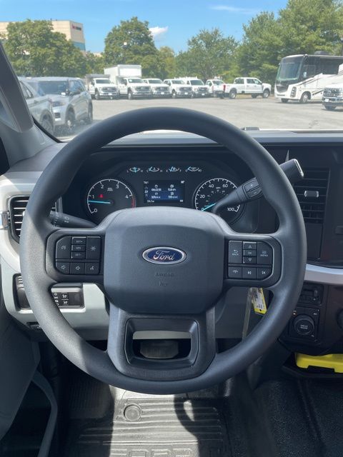 2025 Ford F-550 Chassis XL