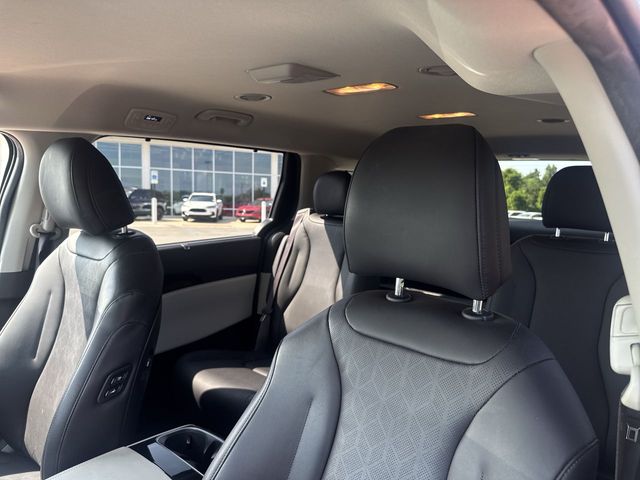 Used 2024 Kia Carnival Van