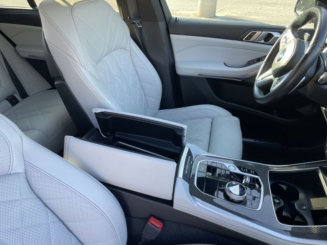 Used 2024 Gray BMW M60i image 21