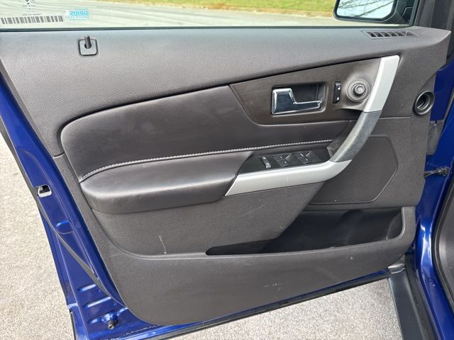 Used 2014 Blue Ford SE image 14