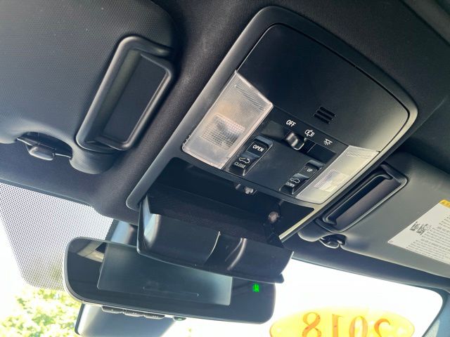 2018 Toyota RAV4 SE - Photo 33