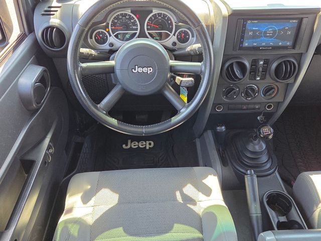 Used 2007 Blue Jeep Unlimited Sahara image 15