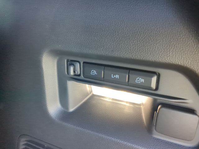 New 2026 Space White Metallic Ford Tremor® image 43