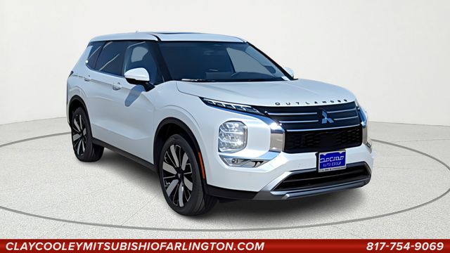 2026 Mitsubishi Outlander SE FWD's photo