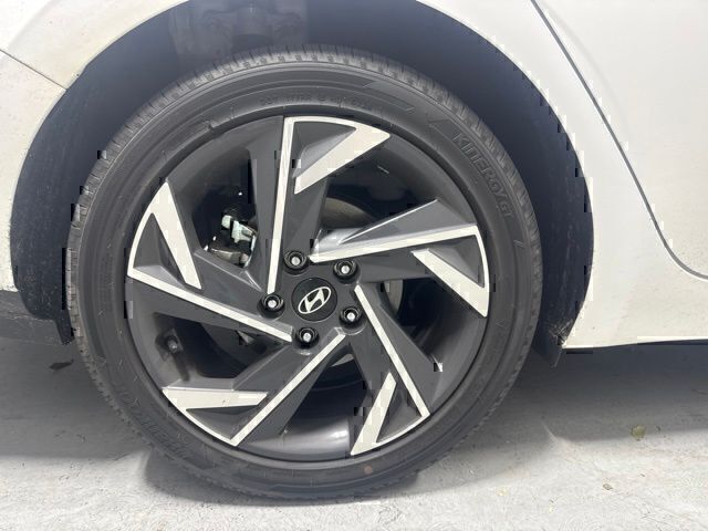 Used 2025 Hyundai Elantra Hybrid Sedan