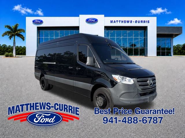 2024 Mercedes-Benz Sprinter Cargo Negro Van Tracción trasera 9 velocidades Automática