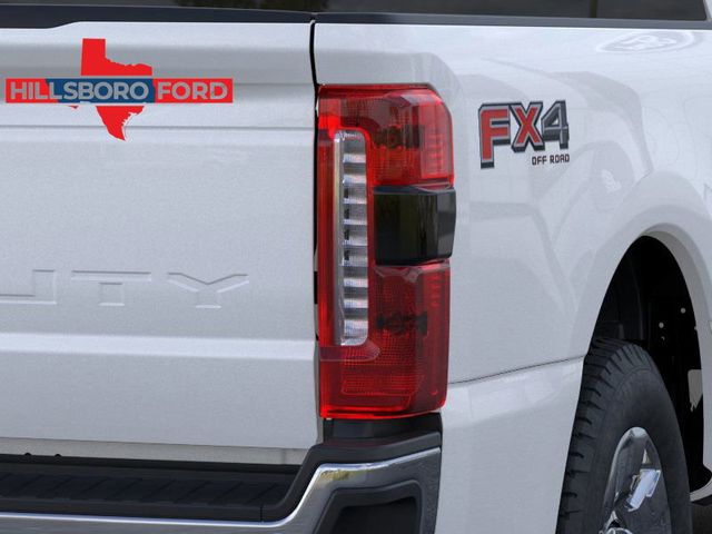 2024 Star White Metallic Tri-Coat Ford Super Duty F-250 SRW Lariat 4X4 Truck