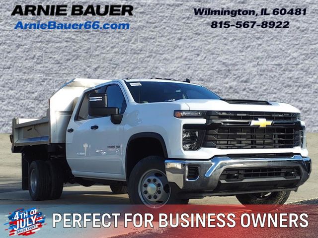 Summit White 2025 Chevrolet Silverado 3500HD Pickup Truck Four-Wheel Drive Automatic