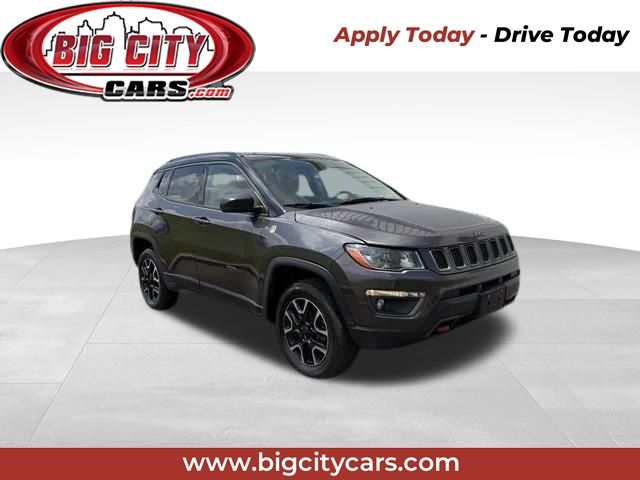Gray (Granite Crystal Metallic Clearcoat) 2019 Jeep Compass SUV / Crossover Four-Wheel Drive 9-Speed Automatic