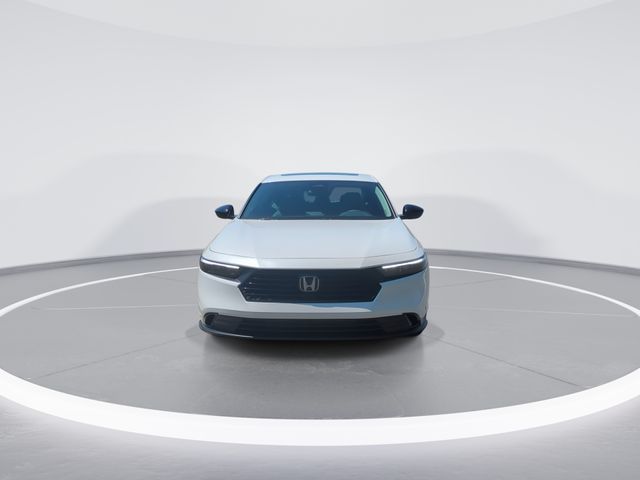 Used 2026 White Honda SE image 3