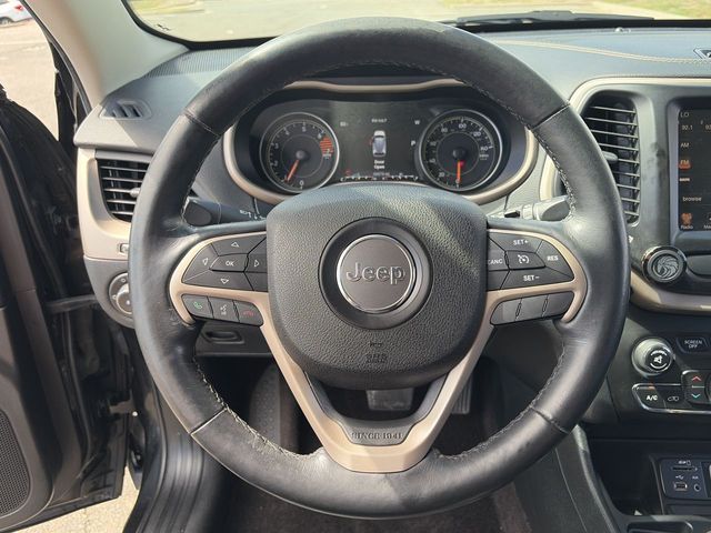 Used 2016 Jeep Cherokee SUV