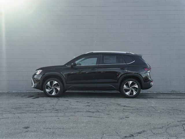 New 2026 Black Volkswagen 1.5T SE image 3