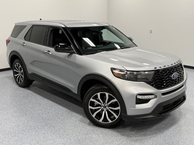 Used 2022 Silver Ford ST image 34
