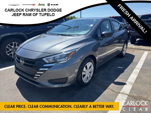 Gray (Gun Metallic) 2025 Nissan Versa S FWD Sedan Front-Wheel Drive Continuously Variable Transmission
