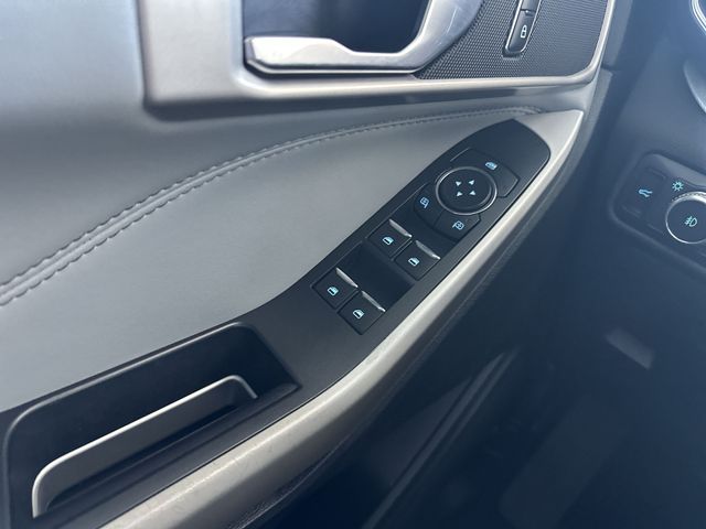 Used 2022 Black Ford XLT image 14