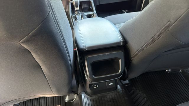 Used 2024 Black Ford XLT image 21