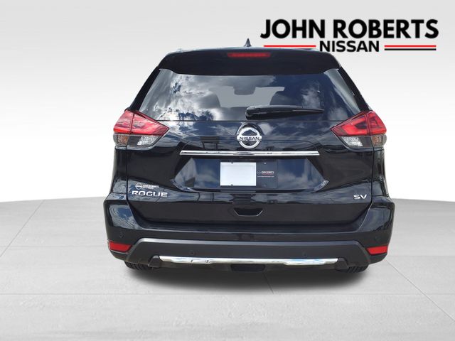 2019 Nissan Rogue SV 14