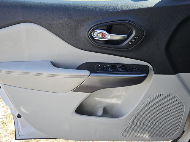 2019 Jeep Cherokee Limited FWD