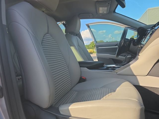 Used 2019 Celestial Silver Metallic Toyota SE image 11