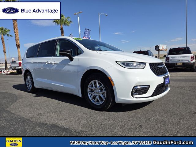 Bright White Clearcoat 2024 Chrysler Pacifica Minivan Front-Wheel Drive 9-Speed Automatic