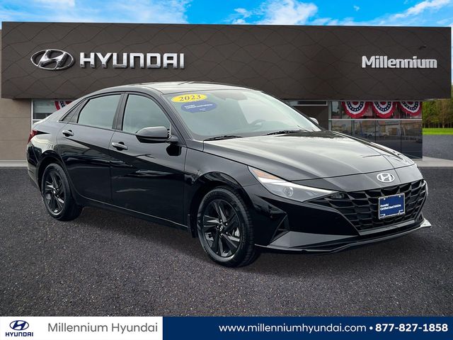 2023 Hyundai Elantra SEL FWD