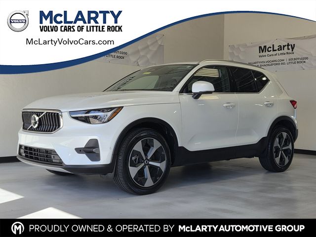 2025 Volvo XC40 B5 Plus Bright Theme AWD
