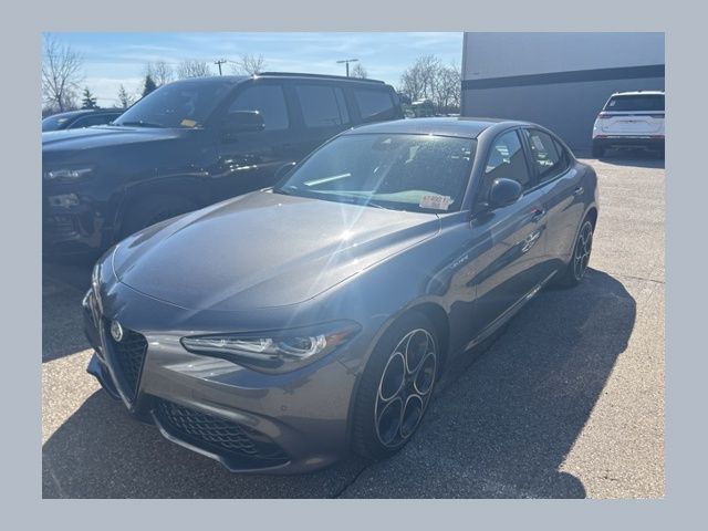 Vesuvio Gray Metallic 2024 Alfa Romeo Giulia Veloce AWD Sedan All-Wheel Drive 8-Speed Automatic