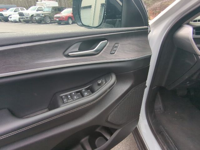 Used 2023 Jeep Grand Cherokee L SUV