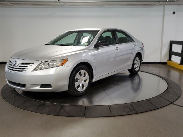 Used 2009 Gray Toyota LE image 3