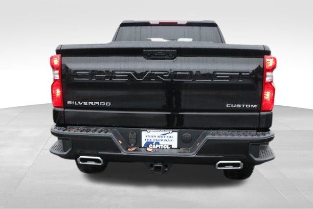 2025 Chevrolet Silverado 1500 Custom Trail Boss 18