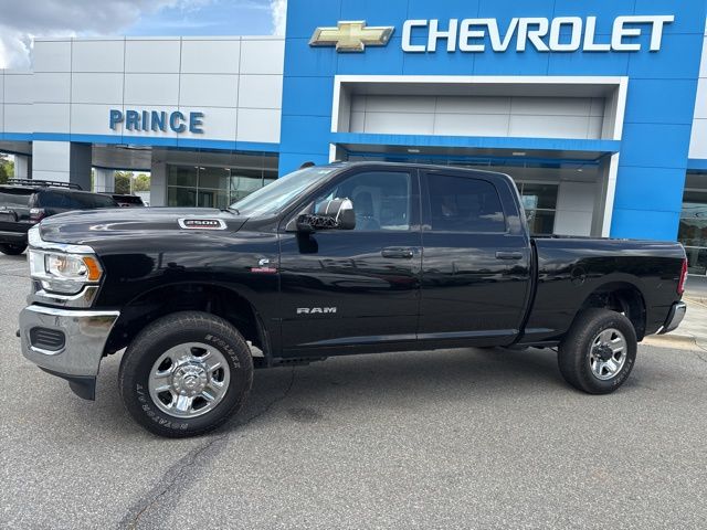 Diamond Black Crystal Pearlcoat 2022 RAM 2500 Tradesman Crew Cab 4WD Pickup Truck Four-Wheel Drive 6-Speed Automatic