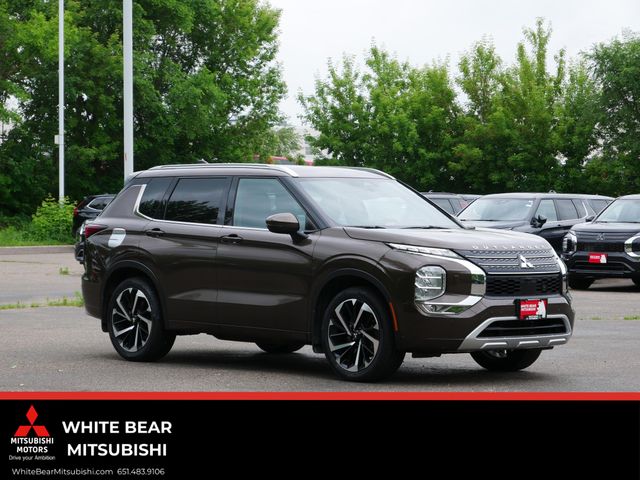 Deep Bronze Metallic 2022 Mitsubishi Outlander SEL S-AWC SUV / Crossover All-Wheel Drive Continuously Variable Transmission