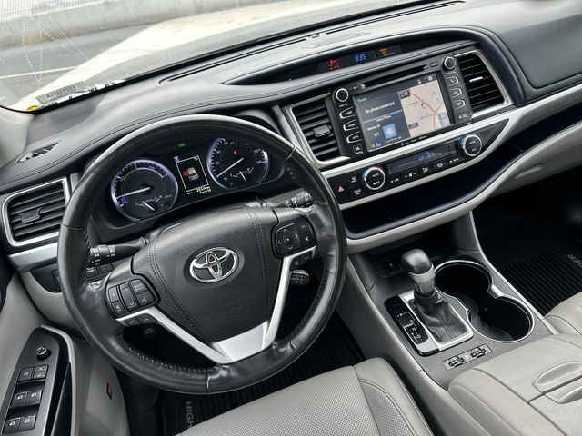 2019 Toyota Highlander Hybrid Limited Platinum 16